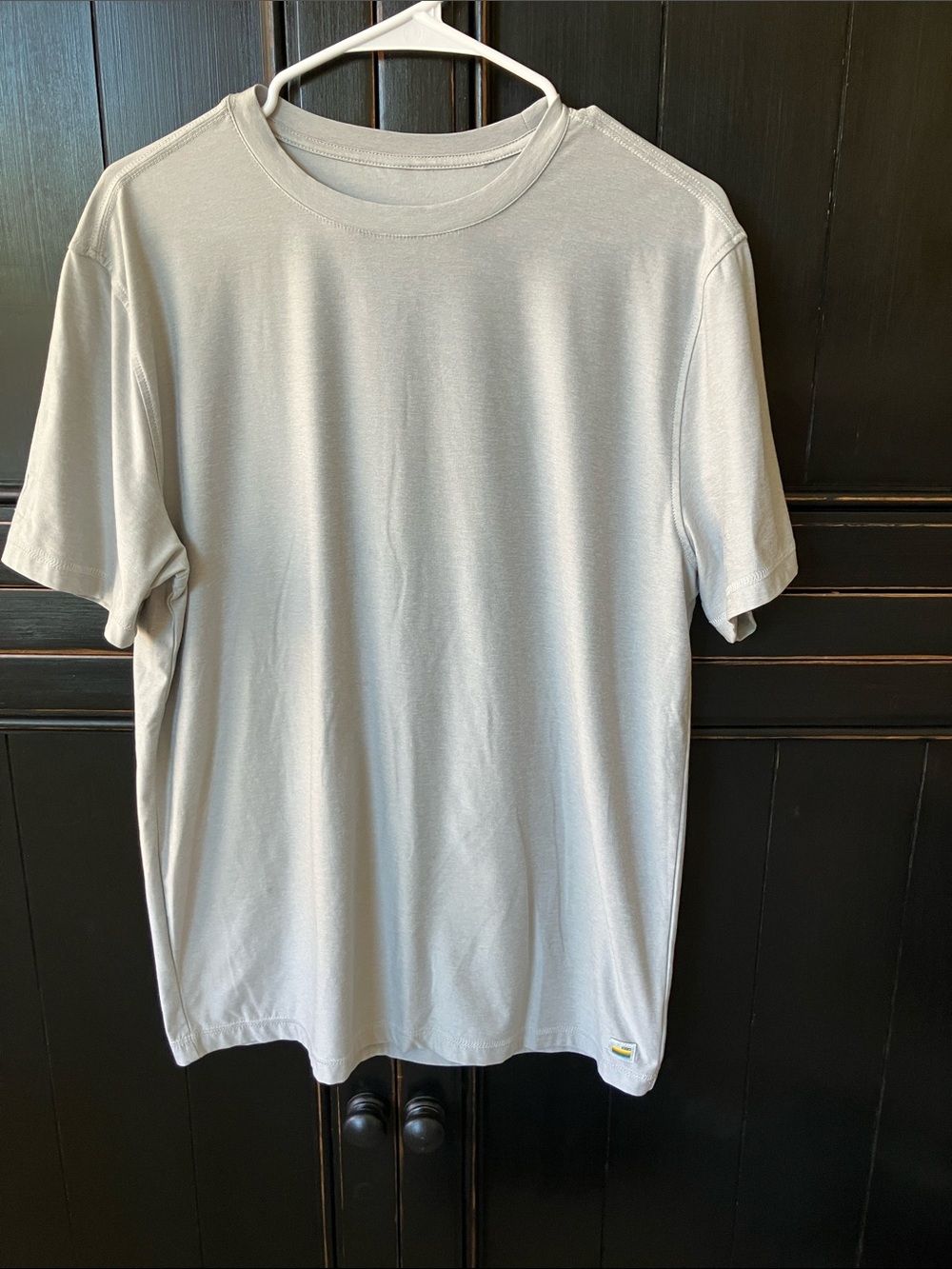 Vuori Light Gray Crew Neck Short Sleeve Tee